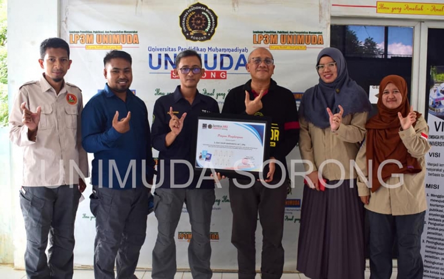 Penyerahan Piagam Penghargaan Dosen Produktif